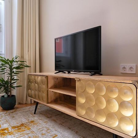 Cardosas Gem - Historic Ap 1F Apartment Porto Luaran gambar