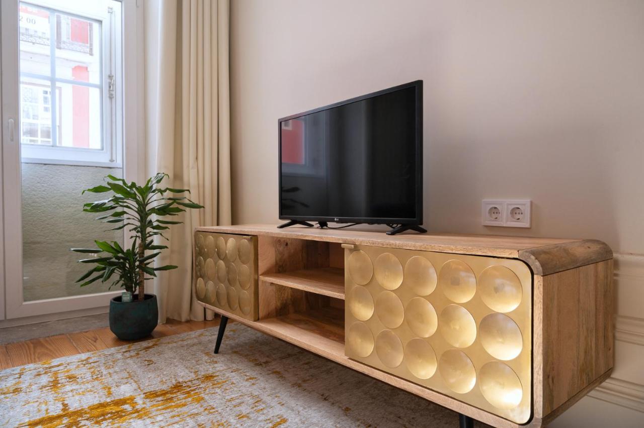 Cardosas Gem - Historic Ap 1F Apartment Porto Luaran gambar