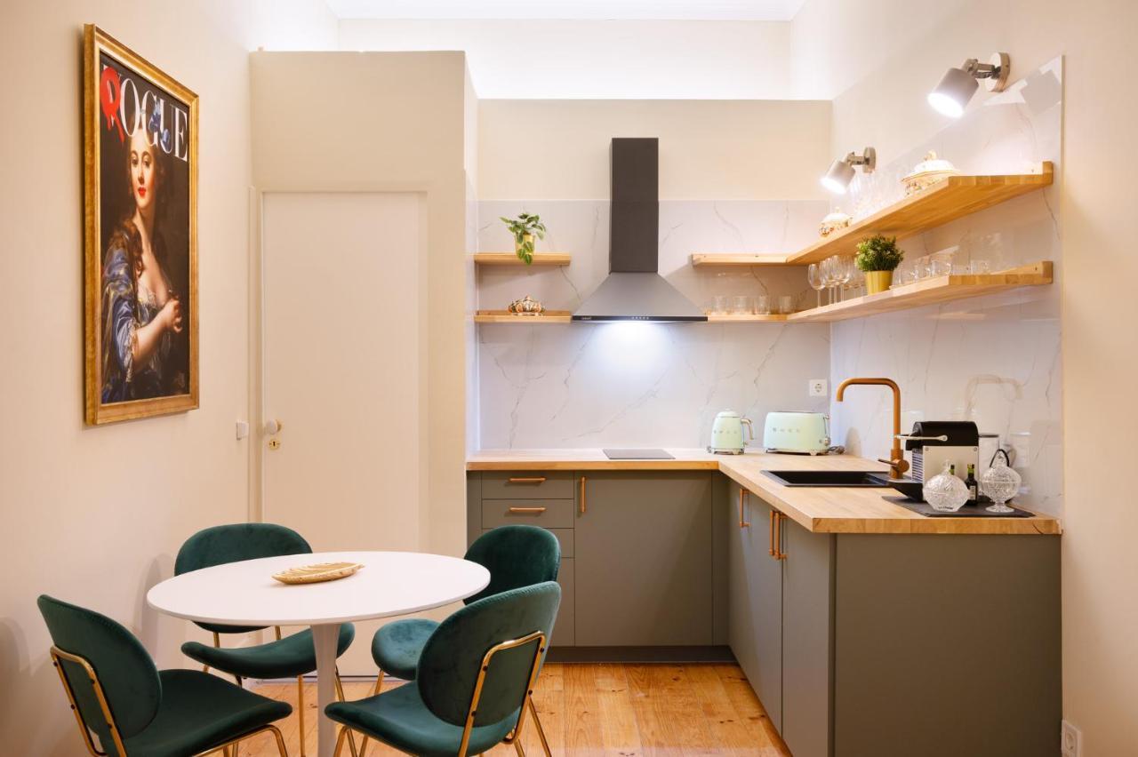 Cardosas Gem - Historic Ap 1F Apartment Porto Luaran gambar