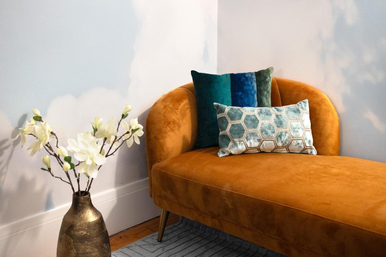 Cardosas Gem - Historic Ap 1F Apartment Porto Luaran gambar