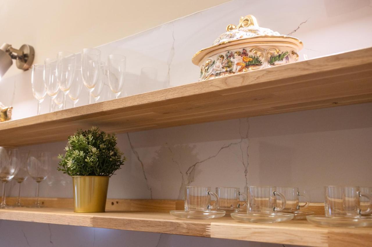 Cardosas Gem - Historic Ap 1F Apartment Porto Luaran gambar