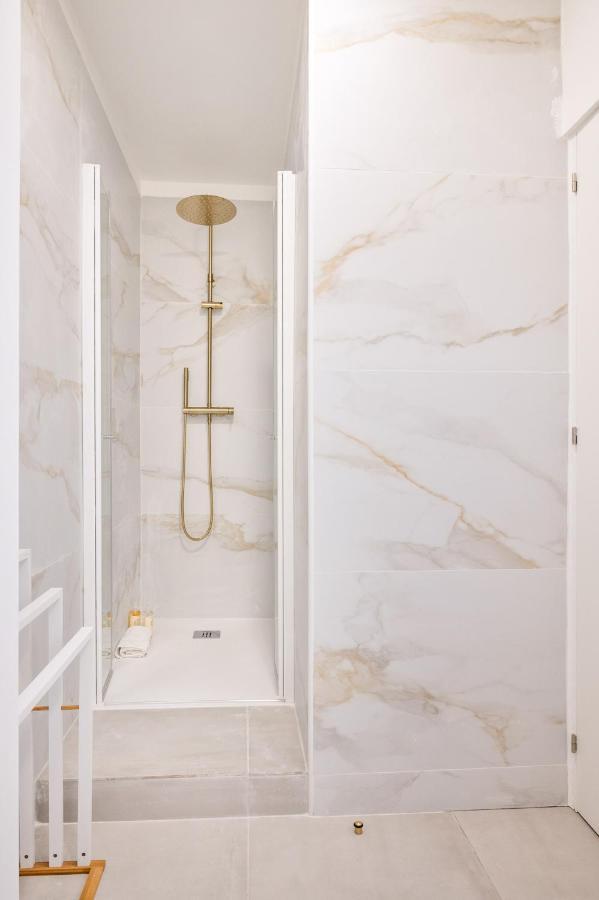 Cardosas Gem - Historic Ap 1F Apartment Porto Luaran gambar