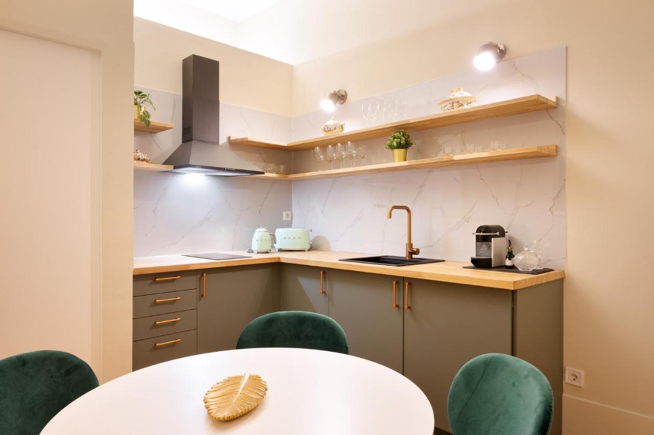 Cardosas Gem - Historic Ap 1F Apartment Porto Luaran gambar